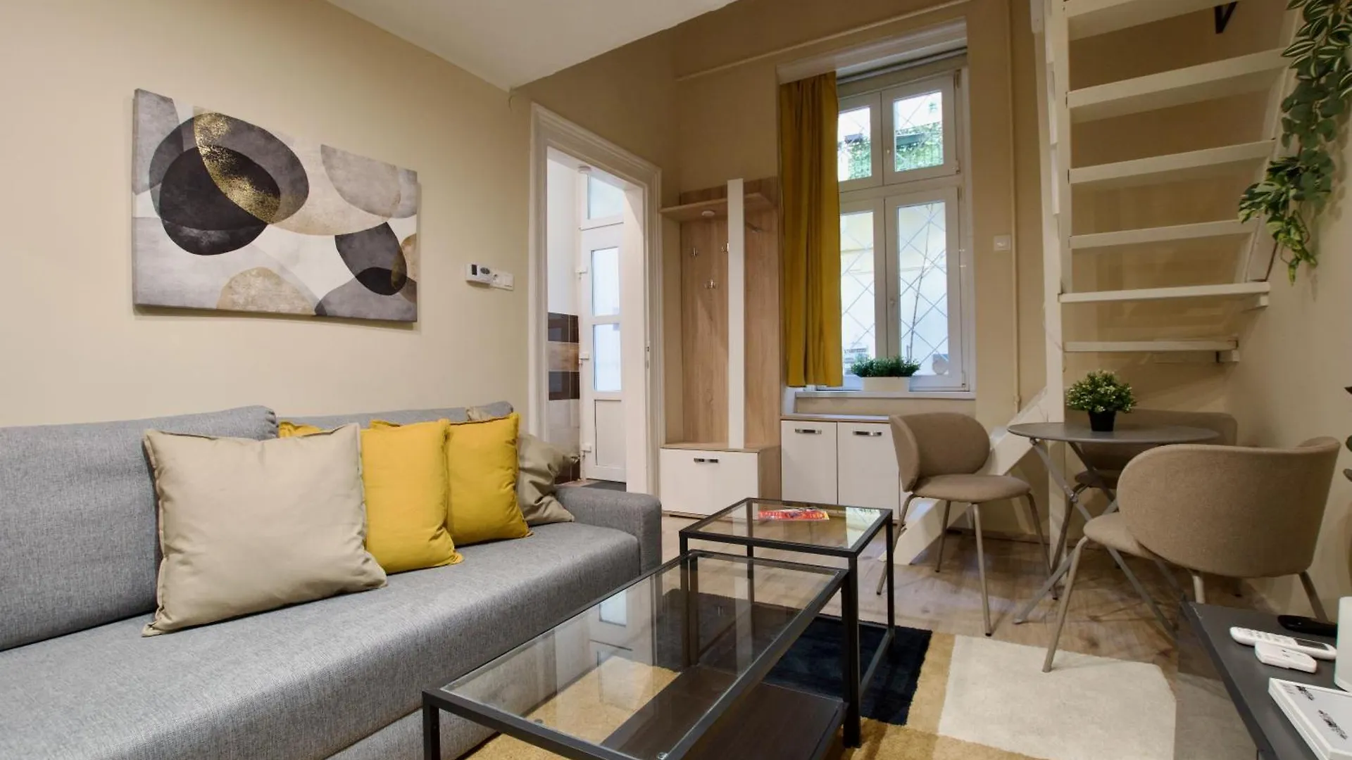 Standard Apartment By Hi5- Apartment In Central Budapest