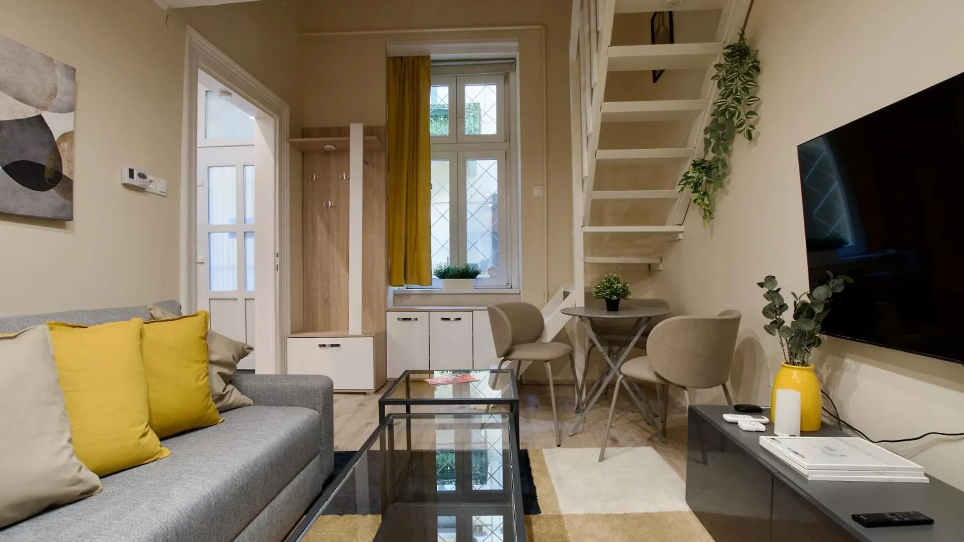 Standard Apartment By Hi5- Apartment In Central Budapest