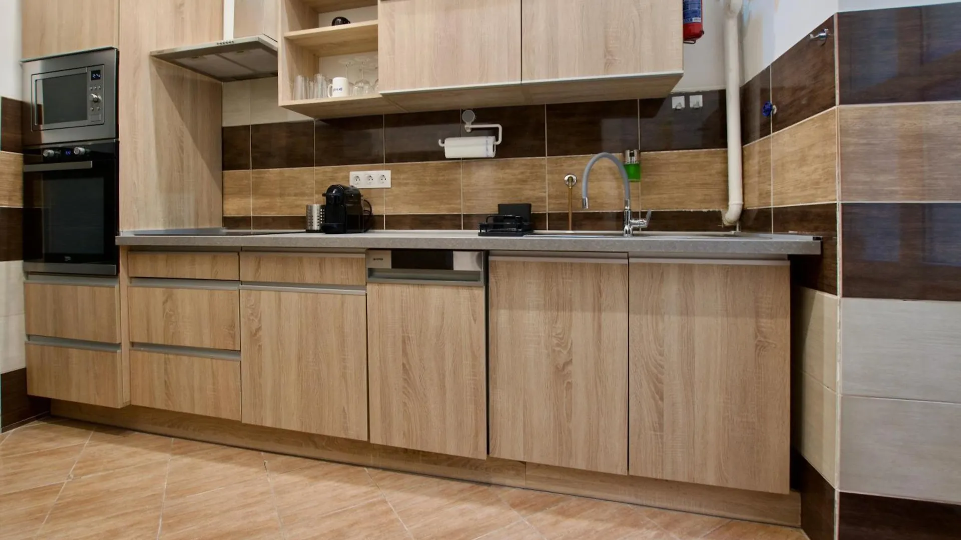 Standard Apartment By Hi5- Apartment In Central Budapest Hungary