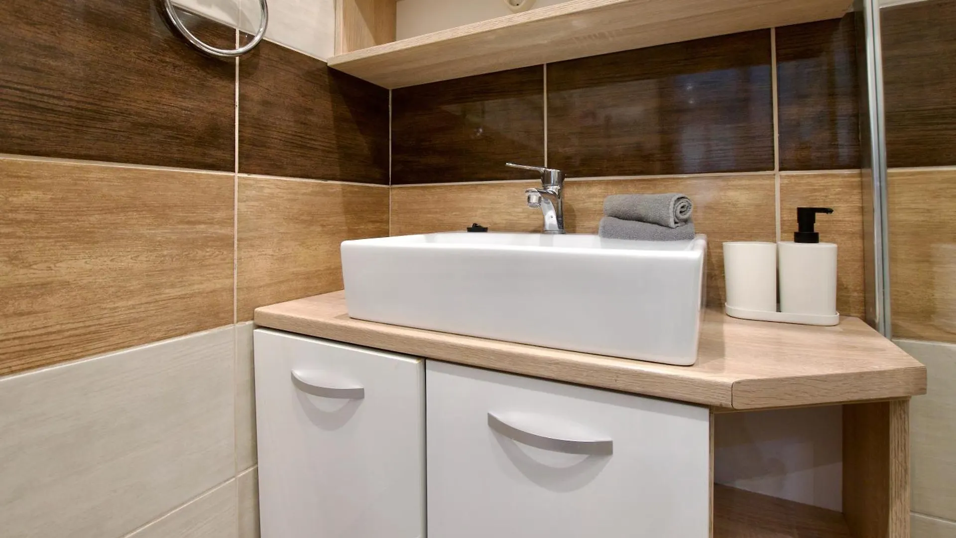 Standard Apartment By Hi5- Apartment In Central Budapešť 0*,  Maďarsko